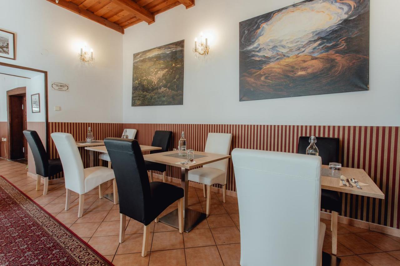 Hôtel Salamander à Banská Štiavnica Extérieur photo