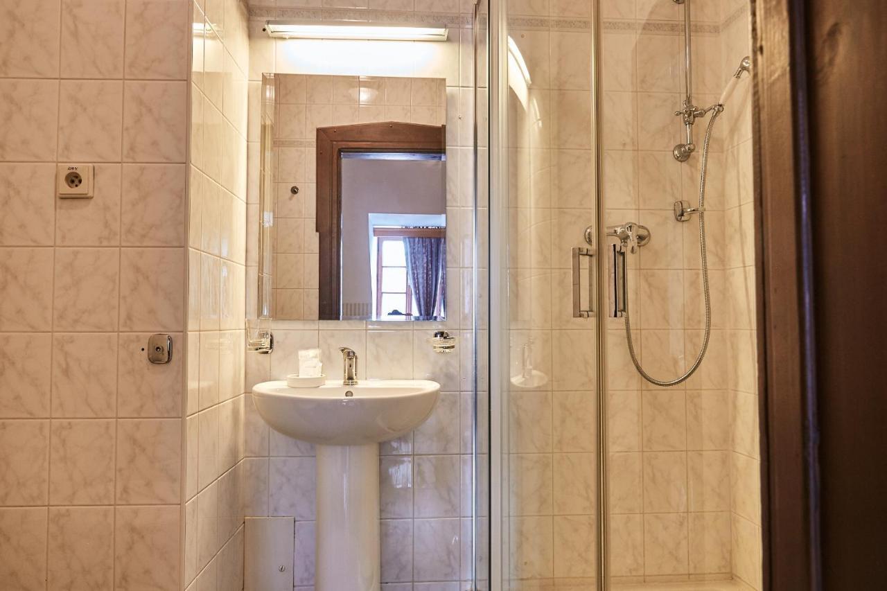 Hôtel Salamander à Banská Štiavnica Extérieur photo