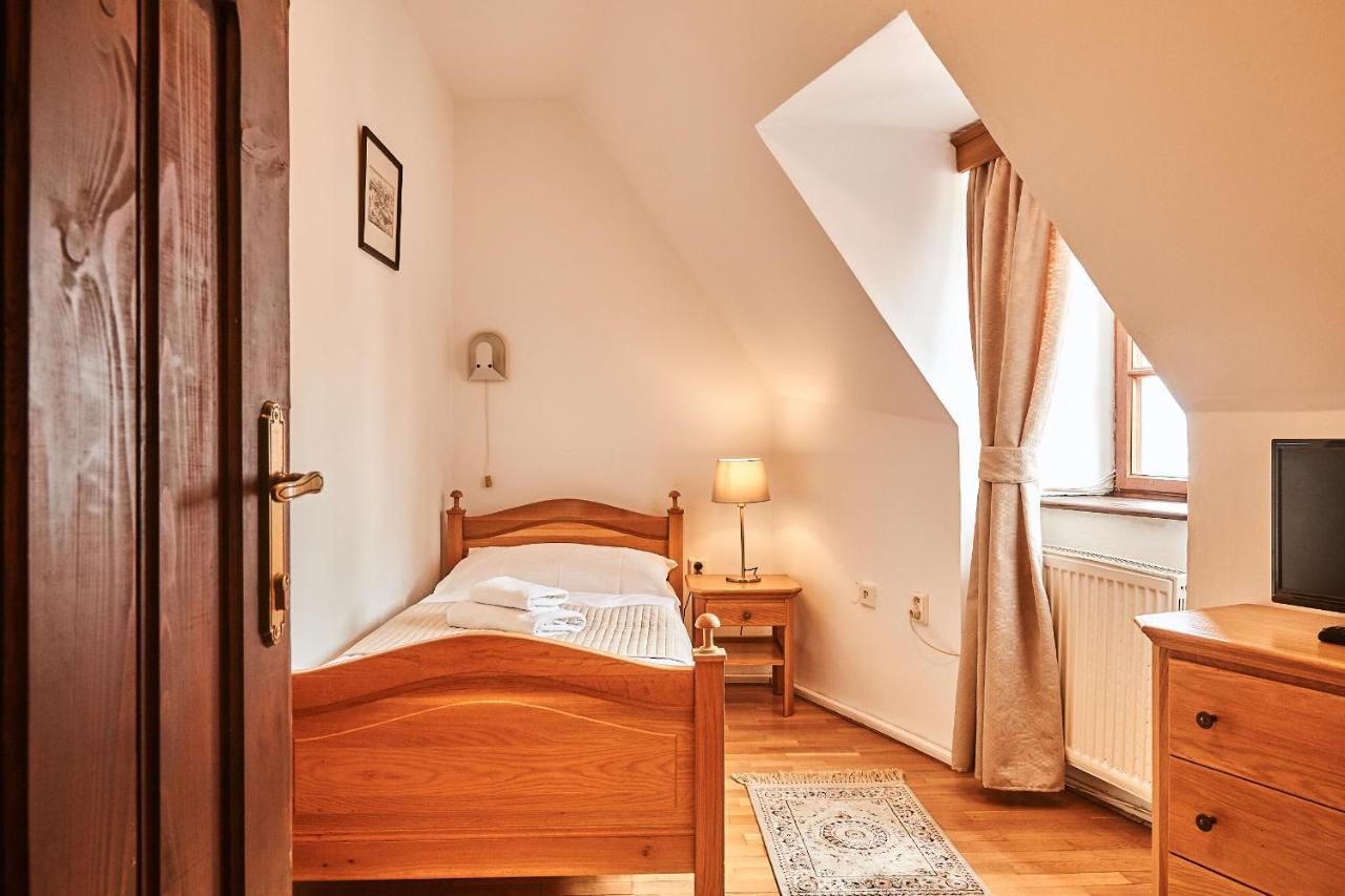 Hôtel Salamander à Banská Štiavnica Extérieur photo