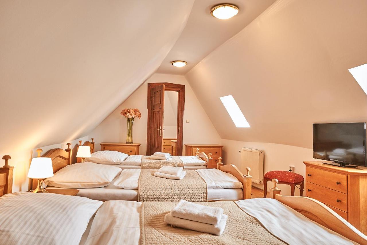 Hôtel Salamander à Banská Štiavnica Extérieur photo