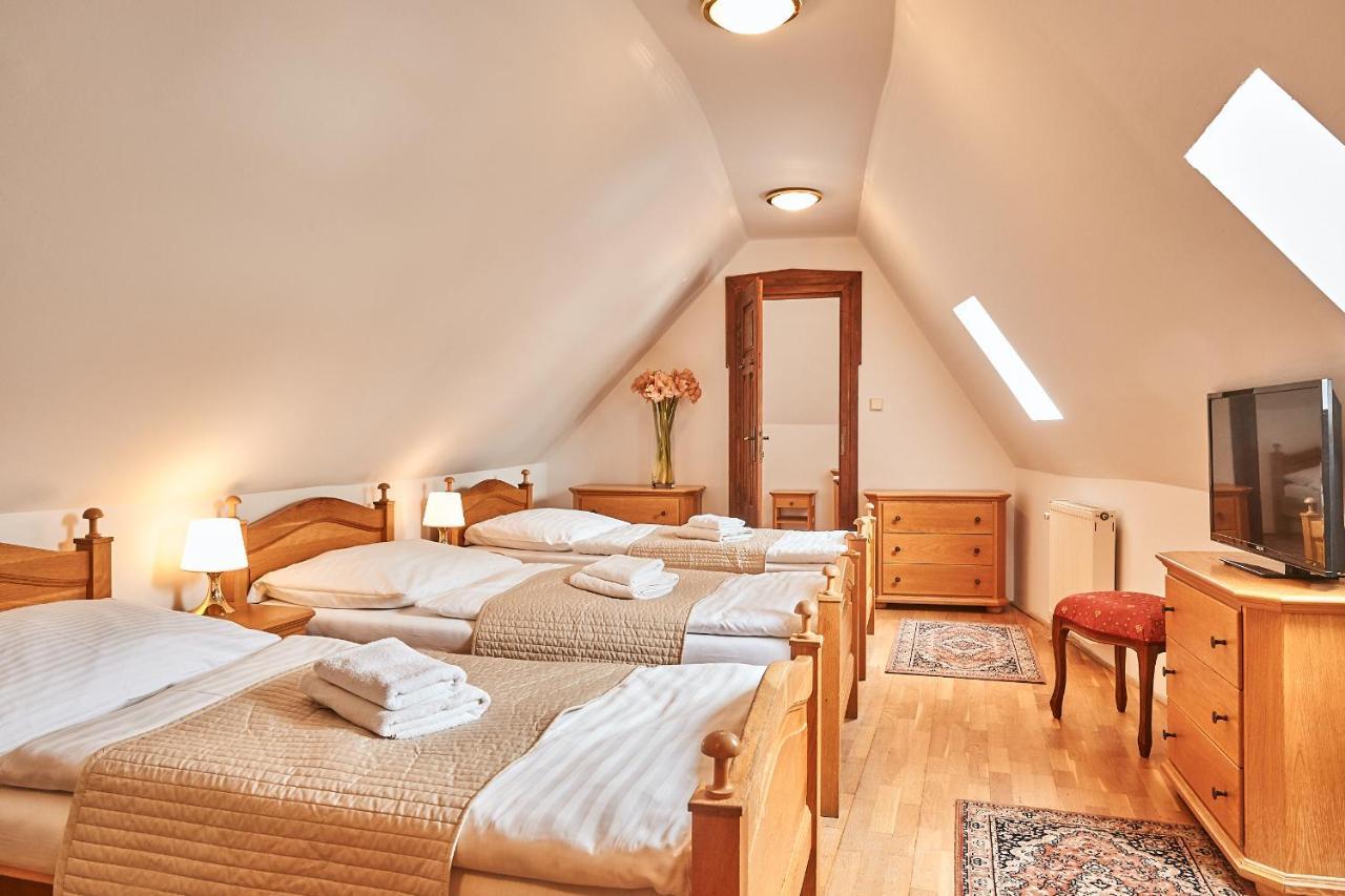 Hôtel Salamander à Banská Štiavnica Extérieur photo