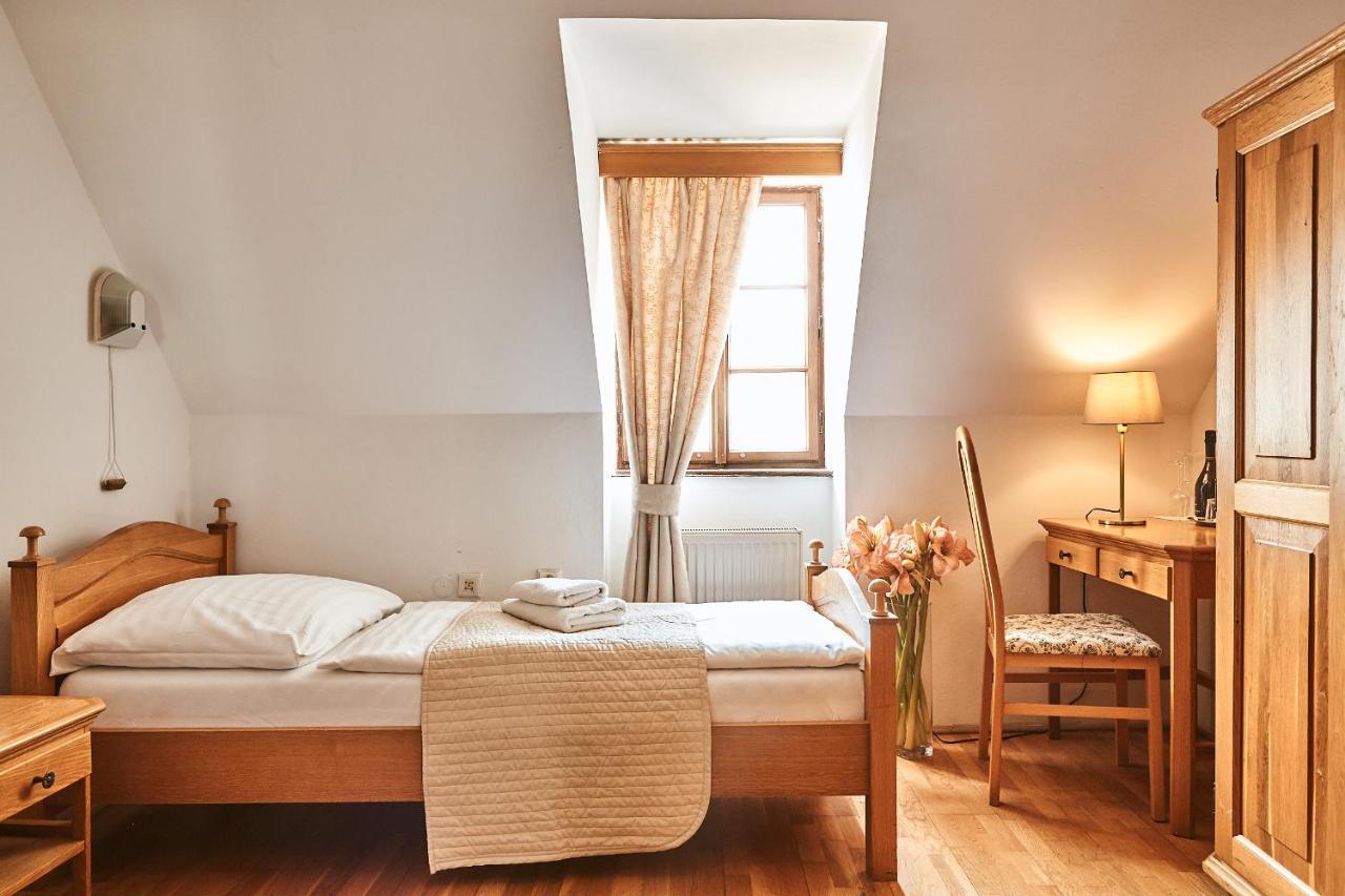 Hôtel Salamander à Banská Štiavnica Extérieur photo